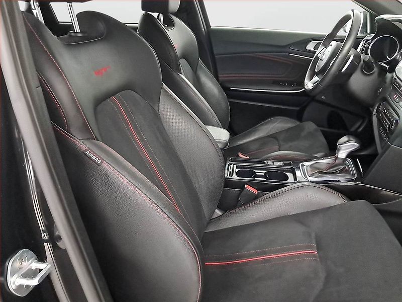 Kia Ceed (2019) 1.6 T-GDI GT, Automat - fotka 9 z 23