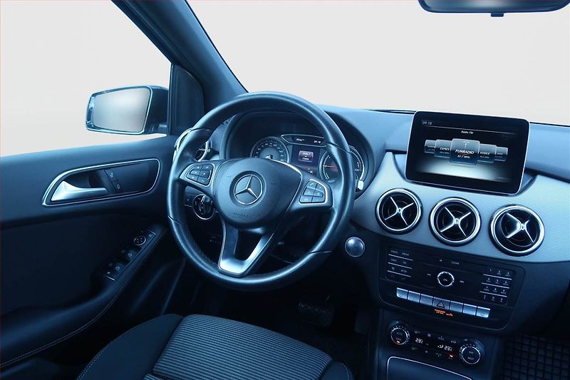 Mercedes-Benz Třídy B (2018) B 250 e, Automat, Navi - fotka 7 z 26