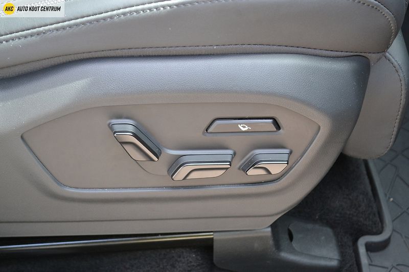 Hyundai Santa Fe 1.6T-GDI HEV 4WD CALLIGRAPHY 7 - fotka 14 z 95