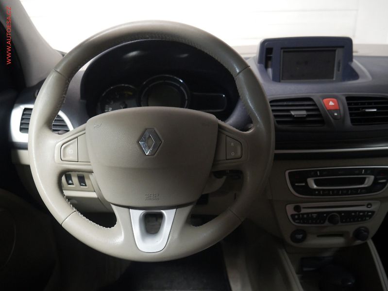 Renault Mégane (2010) 1.9 dCi, Navi, AC - fotka 13 z 18