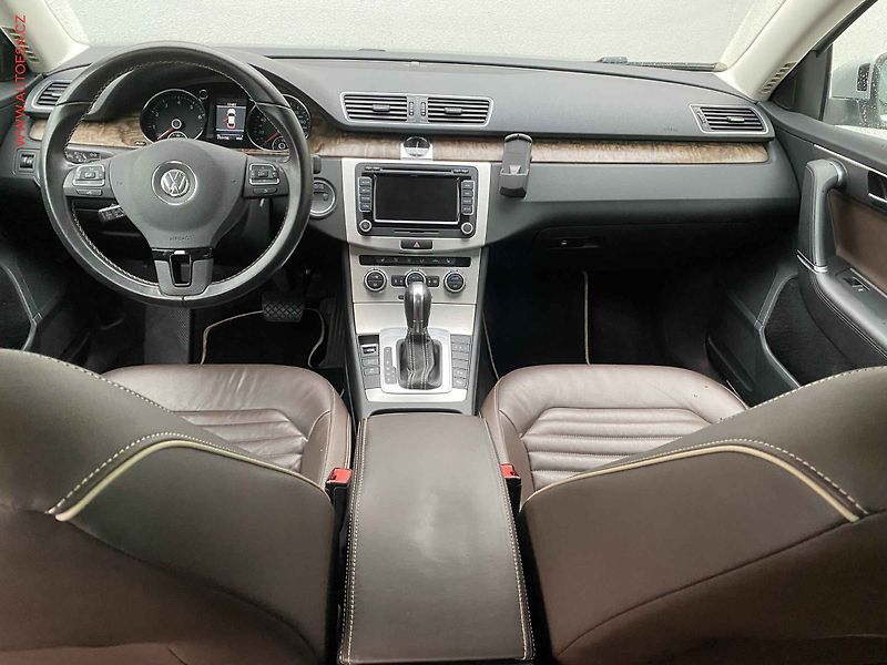 Volkswagen Passat (2013) 2.0 TSi, Exclusive, DSG - fotka 8 z 21