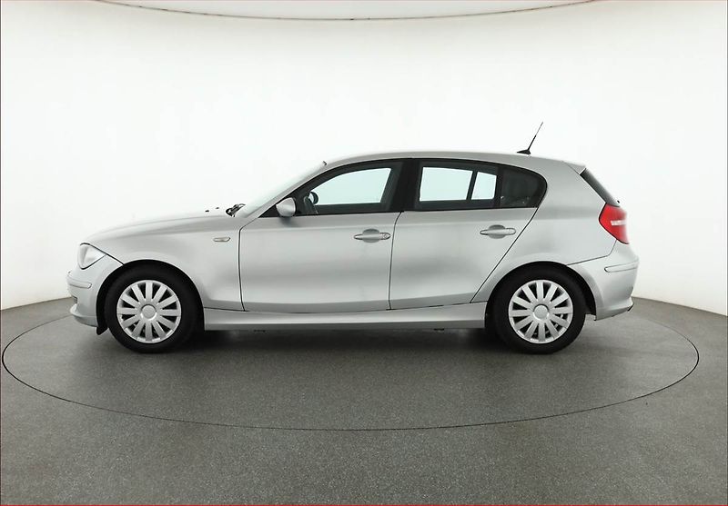 BMW Řada 1 (2009) 116i, po STK, jezdí dobře - fotka 3 z 14