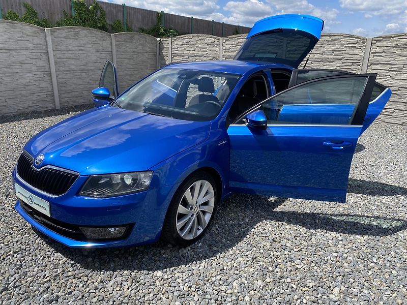 Škoda Octavia 2.0TDi L+K CZ WEBASTO 4x4 - fotka 138 z 165