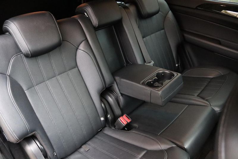 Mercedes-Benz GLS 350D 4MATIC AMG PAKET 190kW - fotka 46 z 50