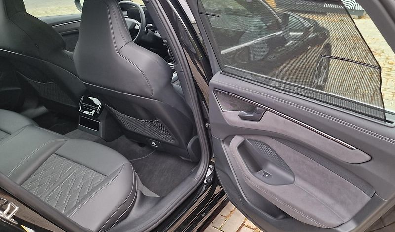 Audi A6 Avant (2025) quattro S-line Vzduch Pano Taž - fotka 43 z 52