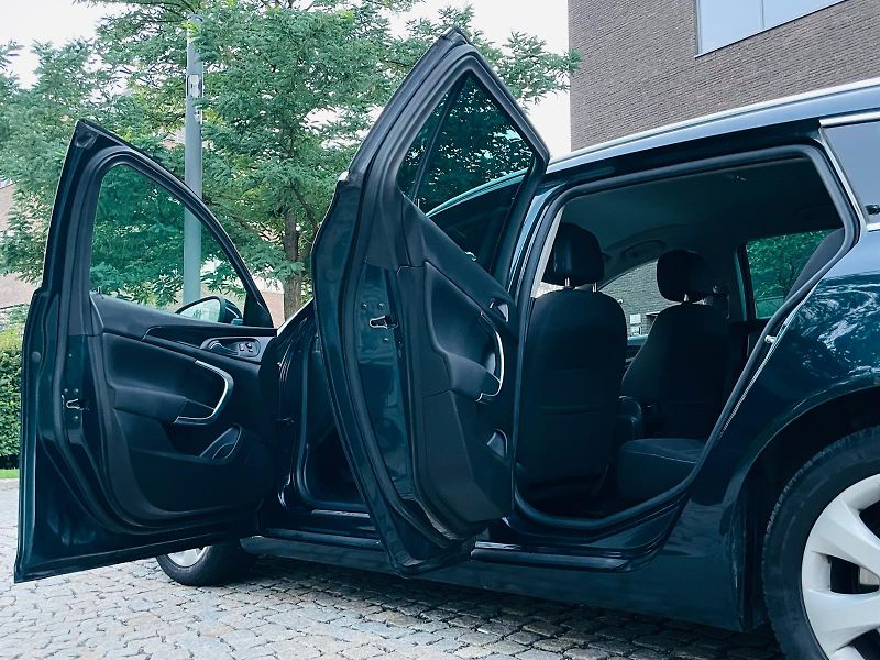 Opel Insignia 2.0CDTi MANUÁL KAMERA SERVISKA - fotka 20 z 46