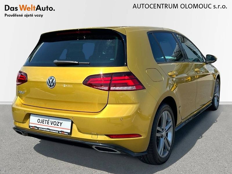 Volkswagen Golf (2018) 1.4 TSI R-Line - fotka 2 z 32