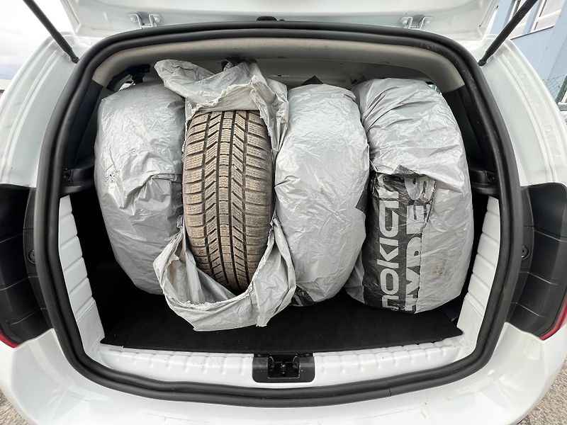 Dacia Duster 1.5DCi 4x4 ČR 1.MAJ. odp. DPH - fotka 22 z 36