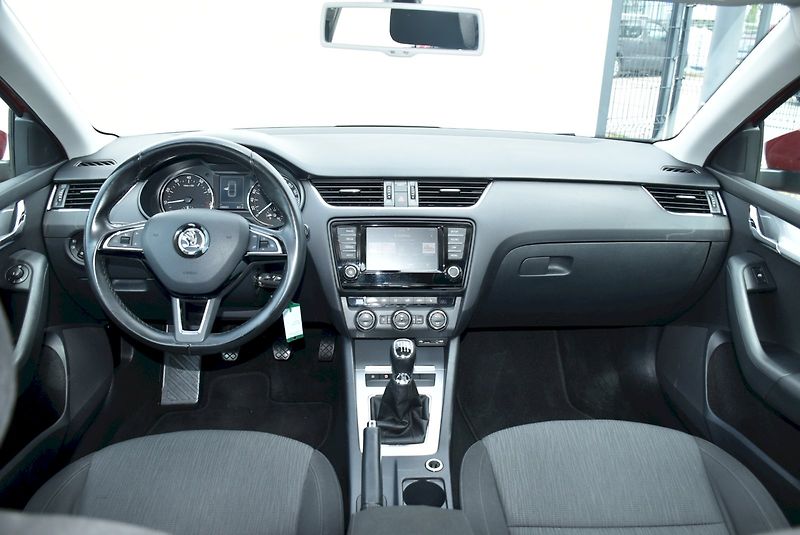 Škoda Octavia (2015) Elegance 1.8 TSI 132 kW - fotka 5 z 31