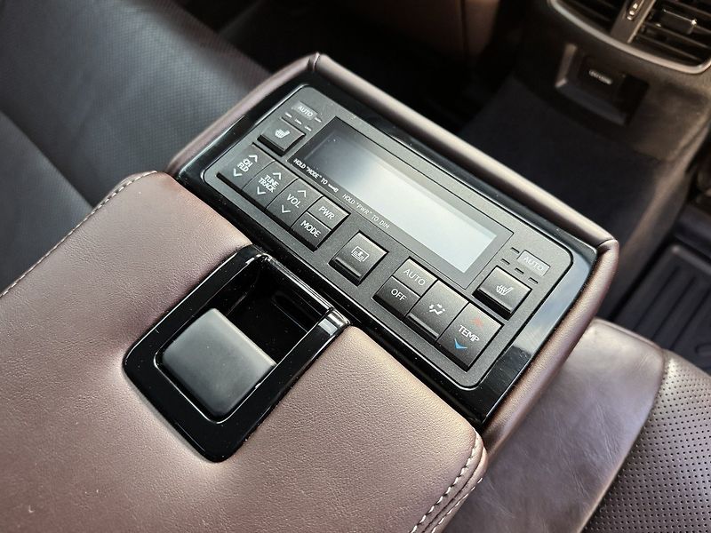 Lexus GS 450h (2018) 3.5i Hybrid LED Navi Kamera - fotka 24 z 49
