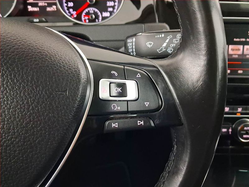 Volkswagen Golf (2016) 1.4 TGI CNG, Automat - fotka 16 z 19
