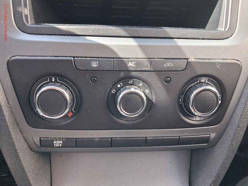 Škoda Octavia (2011) 1.4i 16V, ČR, servis.kniha - fotka 13 z 15
