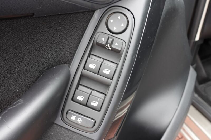 Citroën C4 Picasso 1,6i 88kW M/T - fotka 9 z 28