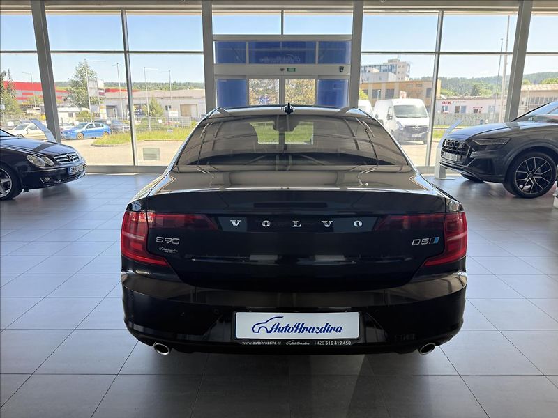 Volvo S90 2,0   173 kW,D5,4x4 - fotka 5 z 33