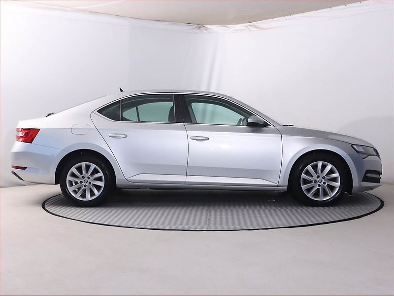 Škoda Superb (2022) Ambition 2.0 TDI, Serv.kniha - fotka 6 z 24