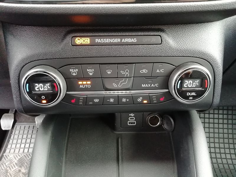 Ford Kuga 1,5 EcoBoost ST-Line 110 kW - fotka 15 z 19