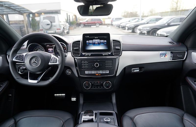 Mercedes-Benz GLE 350d 4Matic AMG/260PS - fotka 23 z 45