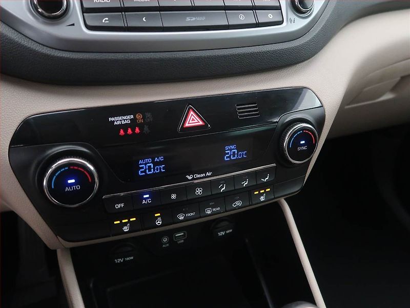 Hyundai Tucson (2016) Trikolor 1.7 CRDi, Serv.kniha - fotka 15 z 17