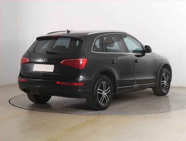 Audi Q5 (2010) 2.0 TDI, 4X4, Automat, Navi - fotka 5 z 20