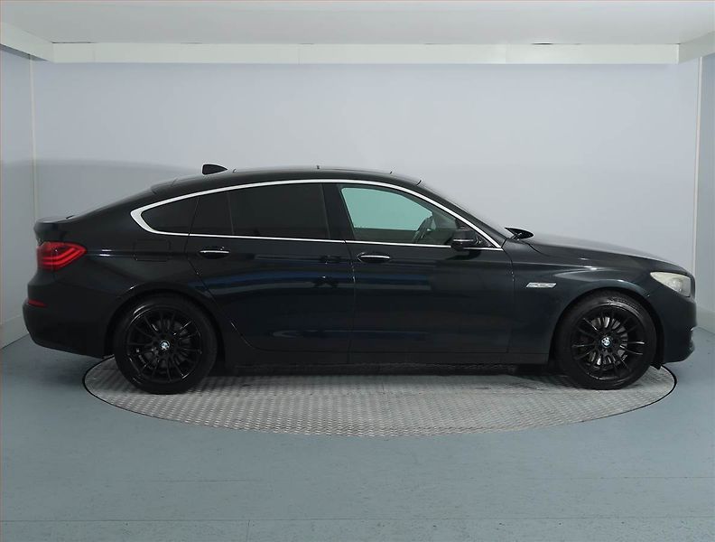 BMW Řada 5 (2013) 530d xDrive GT, 4X4, Automat - fotka 6 z 14