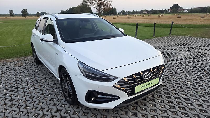 Hyundai i30 (2022) 1.5T-GDI, 118 kW, Smart,CZ,DPH - fotka 3 z 30