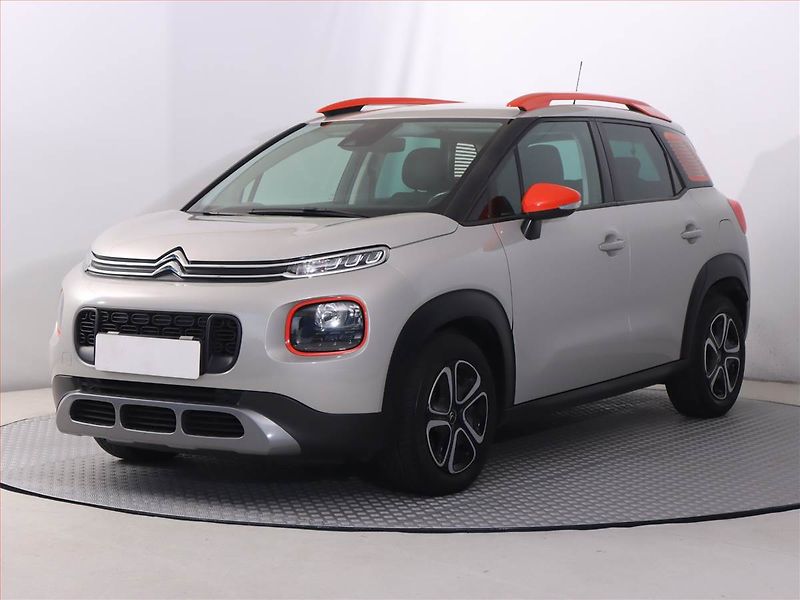 Citroën C3 Aircross (2019) Live 1.5 BlueHDi, Navi - fotka 2 z 17
