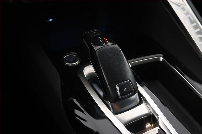 Peugeot 5008 (2017) PureTech 130, Automat, 7 míst - fotka 13 z 21