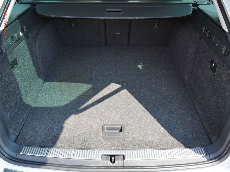 Škoda Superb (2015) 1.6TDi, ČR, Style, DSG, kůže - fotka 7 z 21