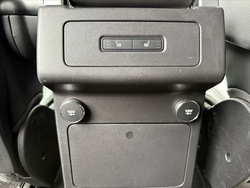Land Rover Discovery 3,0 TDV6 SE - fotka 24 z 27