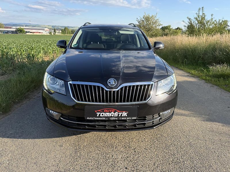 Škoda Superb (2014) 2,0TDI 125kW DSG ELEGANCE - fotka 2 z 81