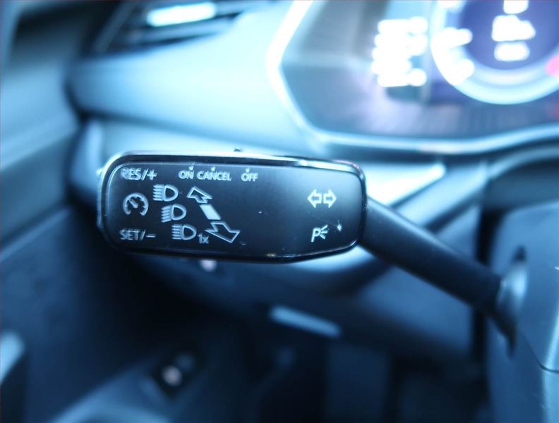 Škoda Octavia (2022) Ambition 1.0 TSI, Navi - fotka 19 z 23
