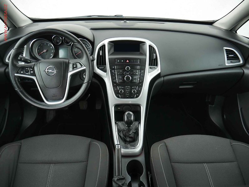 Opel Astra (2013) 1.4T, ČR, Klima - fotka 8 z 16