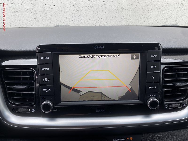 Kia Stonic (2018) 1.0 T-GDi, Platinum, kůže - fotka 17 z 18