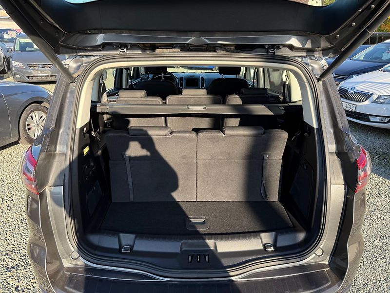 Ford S-MAX 2.0 TDCI TITANIUM 7 MÍST 4X4 - fotka 14 z 15