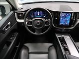 Volvo XC60 2,0 B4 AWD PLUS DARK 1. MAJ ČR - náhled 12
