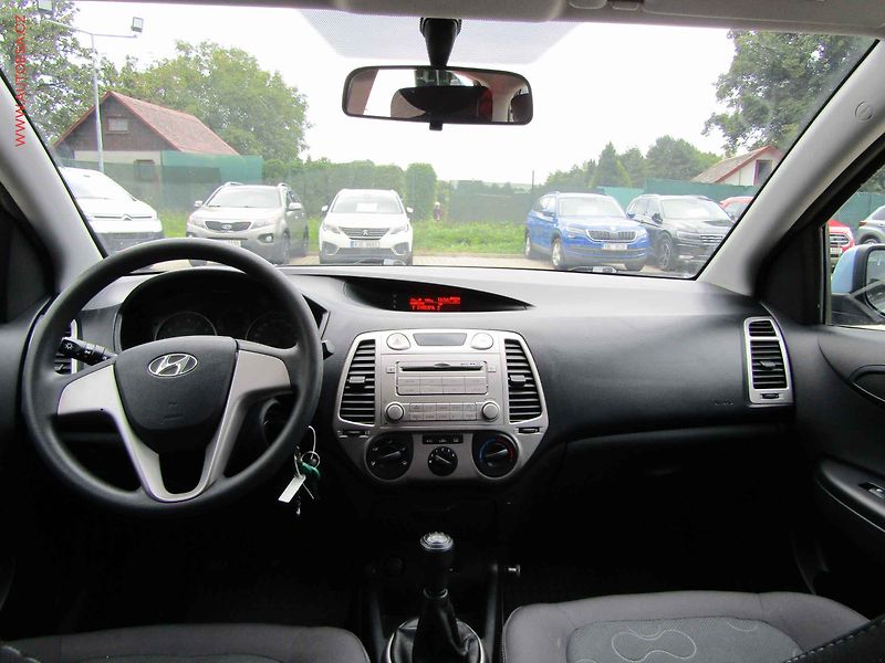 Hyundai i20 (2010) 1.2 i, ČR - fotka 8 z 16