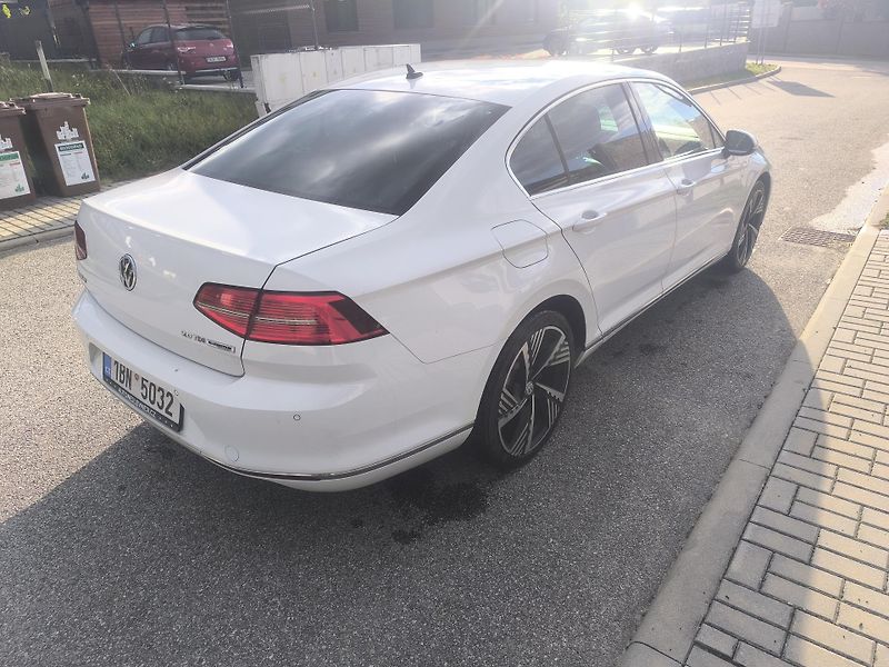 Volkswagen Passat 2.0TDI,95TKM,MAX VÝBAVA,MASÁŽE - fotka 3 z 23