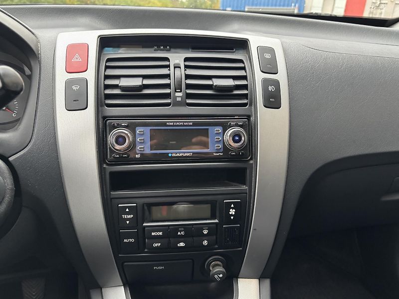 Hyundai Tucson (2006) 2.0 i 4x4 tažné - fotka 16 z 17