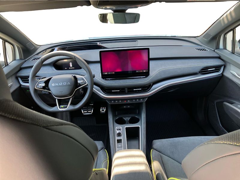 Škoda Elroq 85x vRS 250 kW 84 kWh - fotka 5 z 30