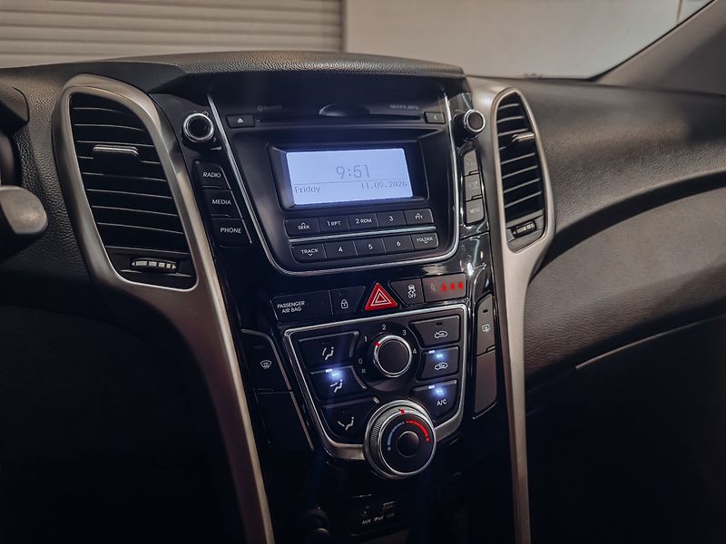 Hyundai i30 1.6CRDi 81kW - fotka 17 z 27