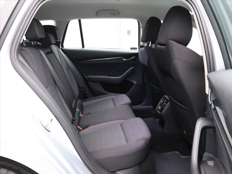 Škoda Octavia 2.0 TDI Ambition CZ 1.Maj. DPH - fotka 13 z 37