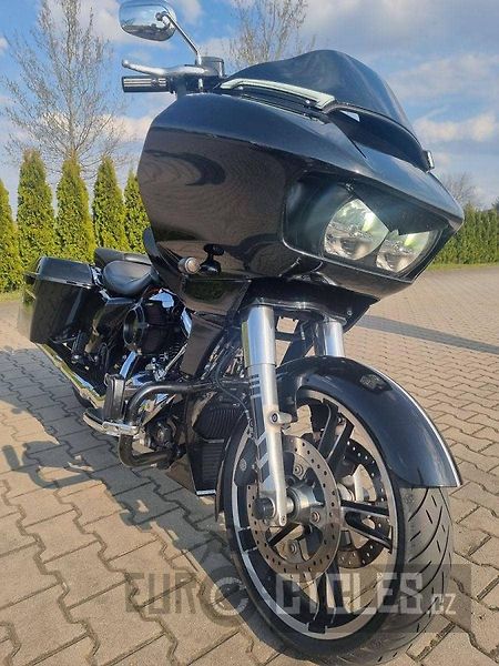 Harley-Davidson FLTR Road Glide (2019) FLTRX Road Glide - fotka 7 z 18