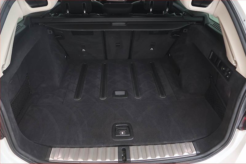 BMW Řada 3 (2020) 320 d xDrive, 4X4, Automat - fotka 14 z 20