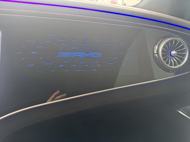 Mercedes-Benz EQE (2023) EQE 43 AMG 4MATIC SUV - fotka 39 z 54