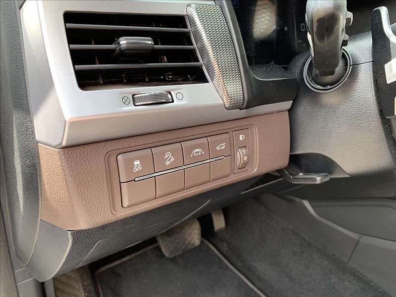 SsangYong Rexton 2,2 D AWD,1.MAJ.,ČR,SERVISKA - fotka 16 z 27