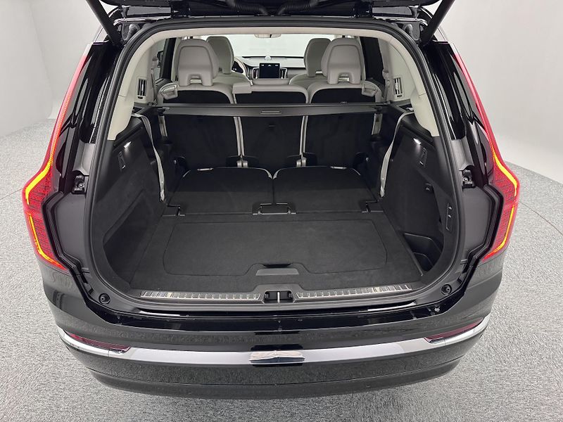 Volvo XC90 (2026) B5 AWD AUT BRIGHT ULTRA 7 míst - fotka 6 z 26