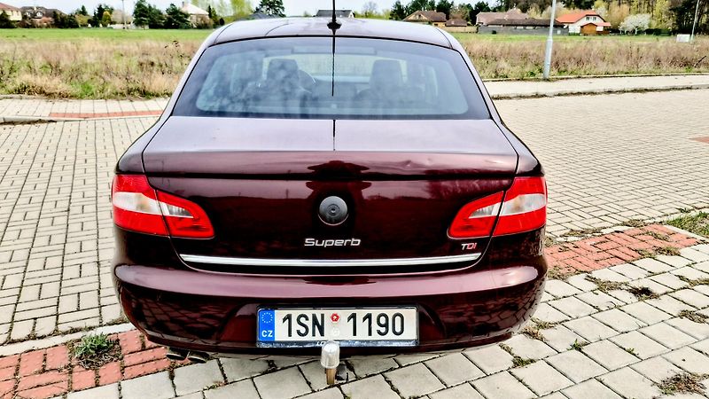 Škoda Superb 2.0 TDI 125 kw 1. majitel  - fotka 10 z 21