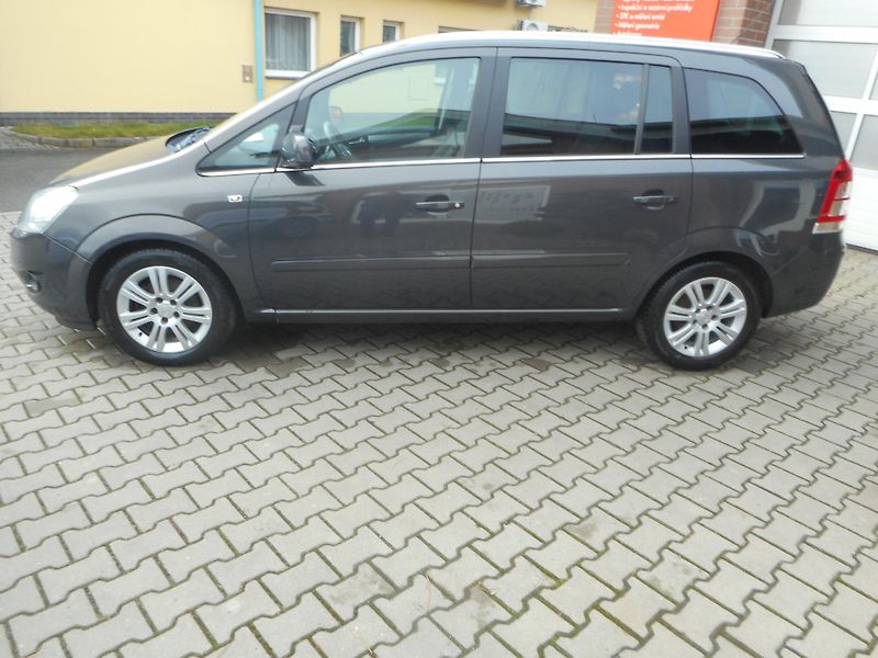 Opel Zafira (2012) 1,8-VYHŘ.SED.-TAŽNÉ-TEMPOMAT - fotka 2 z 20