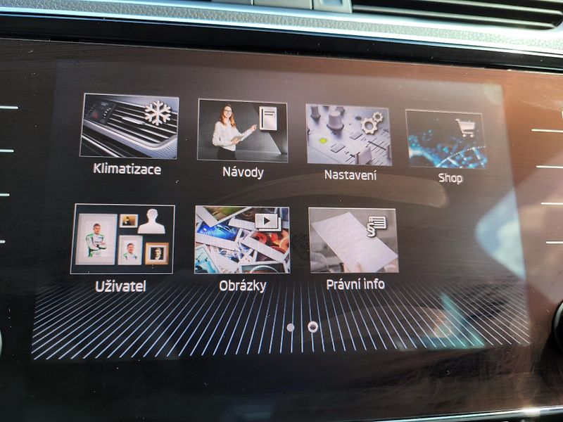 Škoda Superb III FL combi 1.5 TSI DSG STYLE - fotka 16 z 46