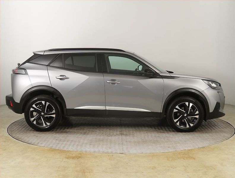 Peugeot 2008 (2023) 1.2 PureTech - fotka 6 z 25